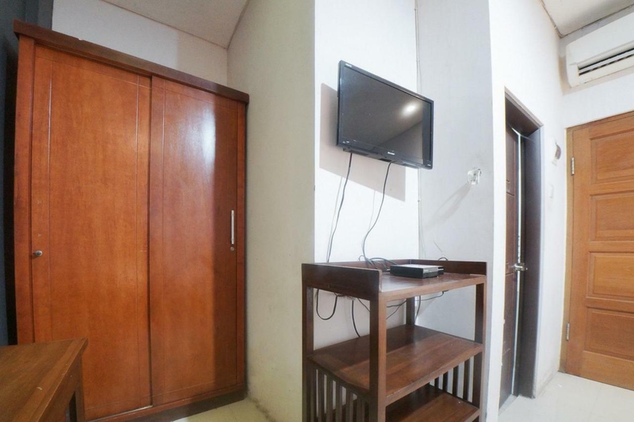 Reddoorz Plus Near Green Pramuka Square Mall Jakarta Luaran gambar