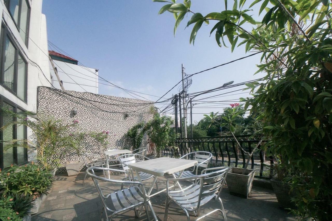 Reddoorz Plus Near Green Pramuka Square Mall Jakarta Luaran gambar